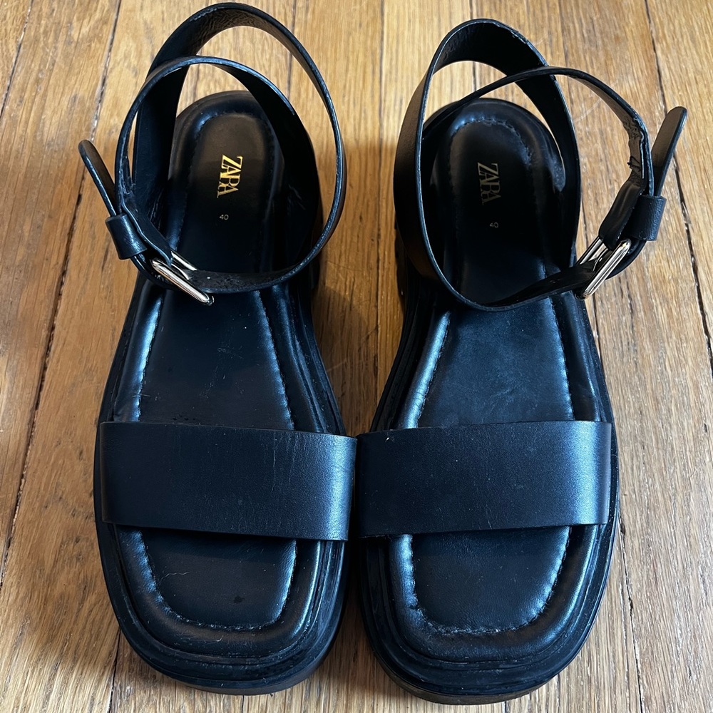 Zara Lug Sole Platform Sandals in Black Leather Size 40 / 10